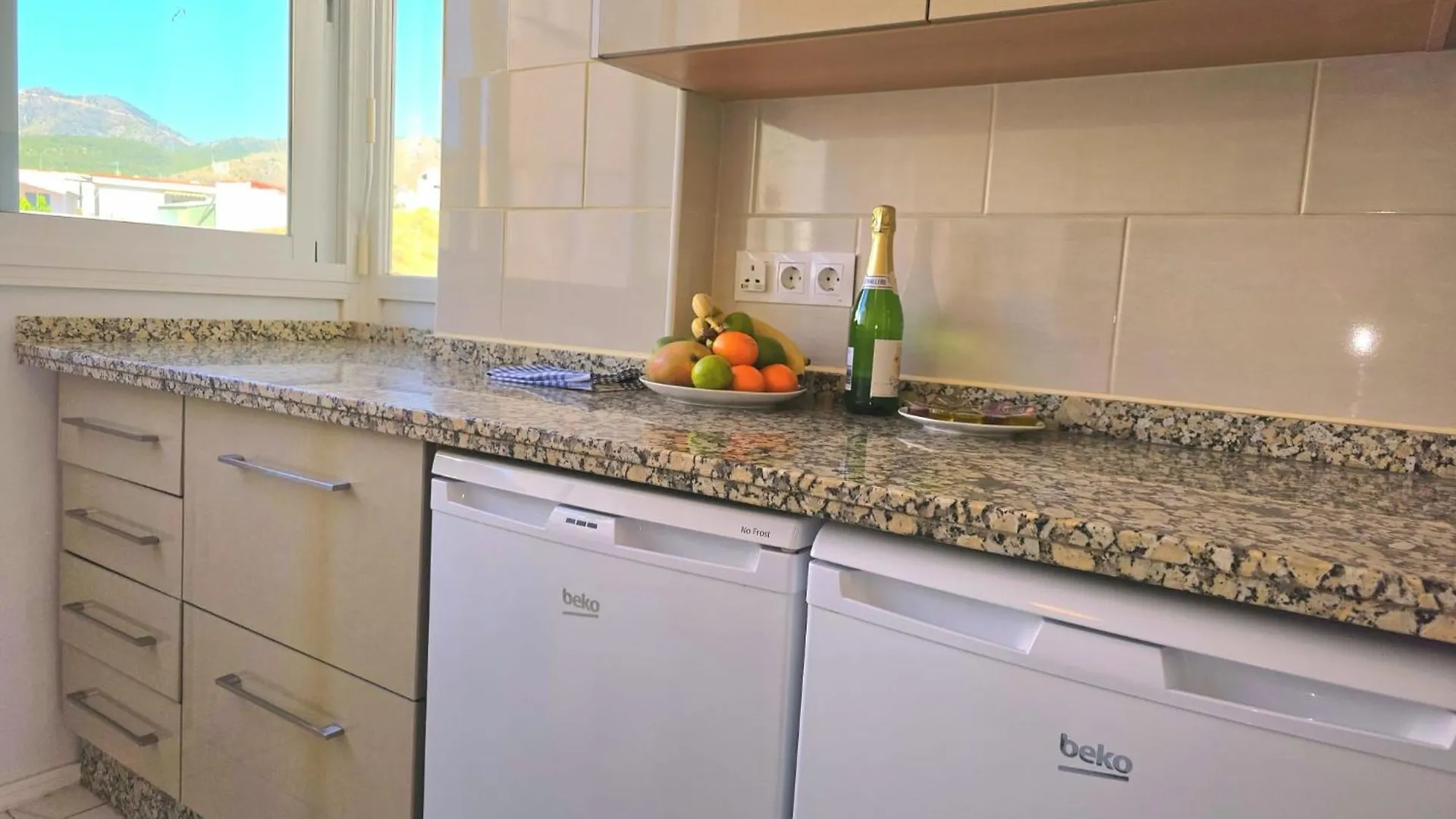 Tranquil Oasis 2 Bedroom Coastal Getaway By Namaste Elite Torremolinos Spanyolország